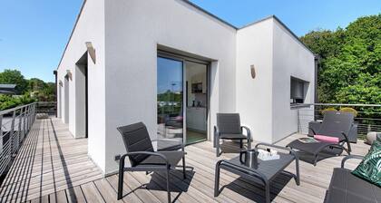 Maison Holen B&B “Ria Room” – Shared Terrace, Beach View, Wi-Fi