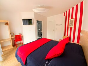 Room - Maison Holen - Ria Room with Sea View, Shared Terrace & Wi-Fi (Plougonvelin)