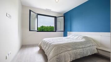 2 bedrooms, WiFi, bed sheets