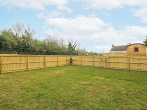 Property grounds - Skye (Ludlow)