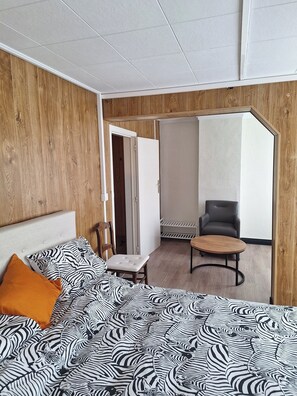 1 bedroom, WiFi, bed sheets