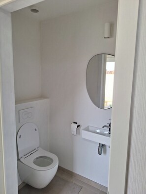 Dusche, Handtücher, Seife, Toilettenpapier