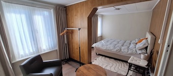 Vacation to CUST and in the POLDERS. Residence located on bicycle route network.