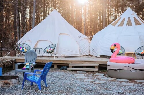 Kettles Corner Yurt with llamas, fluffy cows, and snuggly sheep