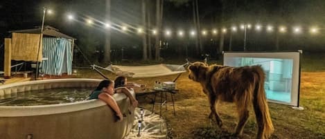 مغطس سبا خارجي