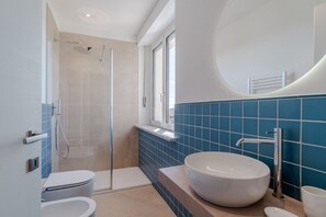 Een douche, een bidet