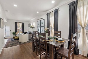 Dining - Luxurious Bay View Craftsman with Hot Tub Oasis (Milwaukee)