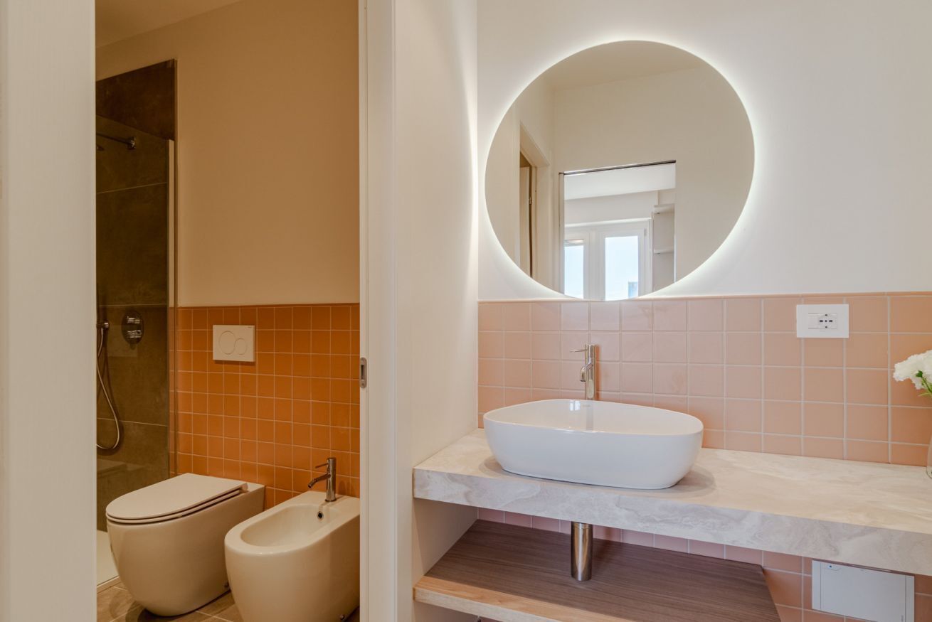 Shower, bidet