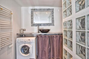 Interior - Holiday Home 'Maison 6p Jardin - Bayeux Et D-Day' (Sommervieu)