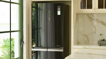 Deluxe Villa, City View | Private kitchen