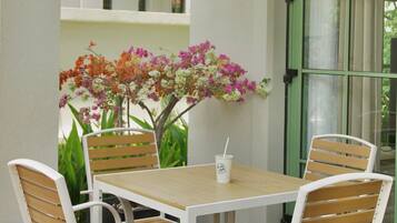 Deluxe Villa, City View | Outdoor dining