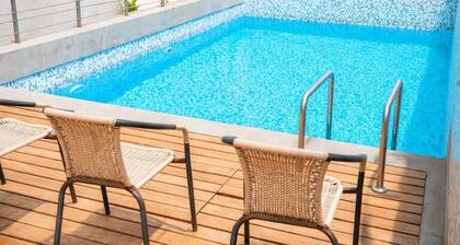 Urbano Plus 1504 · Bello 2BR para 8 | Vista Circuito Magico + Piscina