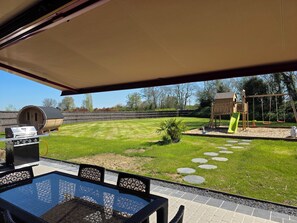 Outdoor dining - Terre Adélie • 300 sqm | 6 bedrooms | Sauna | 6 min Honfleur (Équemauville)