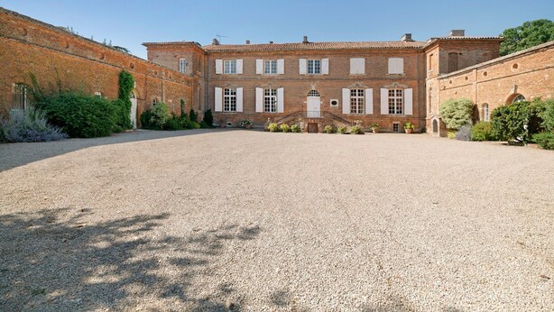 Exterior - Gîte du Cerisier - Château des Varennes (Varennes)