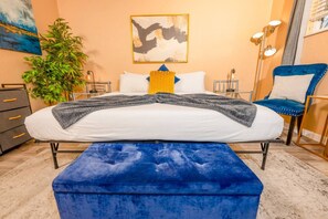 1 bedroom, desk, iron/ironing board, WiFi - Quiet Nomad Retreat: Workspace|Near Arlington Park (Sarasota)