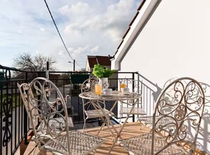 Hus (Two Bedroom Holiday Home) | Balkong