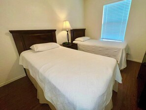 Room - 2 BDRM TOWNHOME- ALL UTILITIES INCLUDED (Killeen)