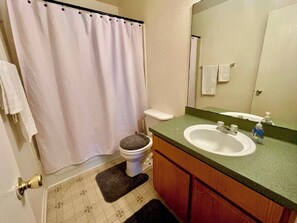 Bathroom - 2 BDRM TOWNHOME- ALL UTILITIES INCLUDED (Killeen)