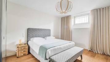 Apartment | 1 Schlafzimmer, laptopgeeigneter Arbeitsplatz, Bügeleisen/Bügelbrett