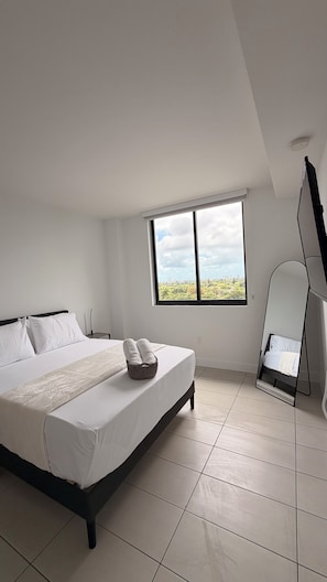 Room - Iconic Calle Ocho Living: 305 Loft in the Heart of Little Havana (Miami)