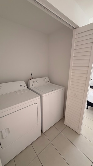 Interior - Iconic Calle Ocho Living: 305 Loft in the Heart of Little Havana (Miami)