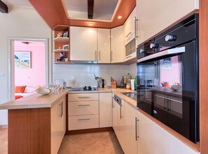 別墅 (FourBedroom Beachfront Villa with Poo) | 私人廚房