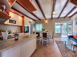 別墅 (FourBedroom Beachfront Villa with Poo) | 私人廚房