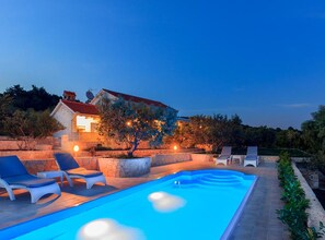 Villa (FourBedroom Beachfront Villa with Poo) | Outdoor pool | Seasonal outdoor pool, pool umbrellas, pool loungers - Villa Renata (Okrug)