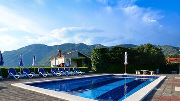 Villa (Three bedroom Villa with pool) | Outdoor pool