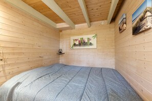 2 bedrooms, iron/ironing board, WiFi, bed sheets - Holiday Home “Petite Semi-Detached Villa in the Pine Forest” with Wi-Fi (Lacanau)