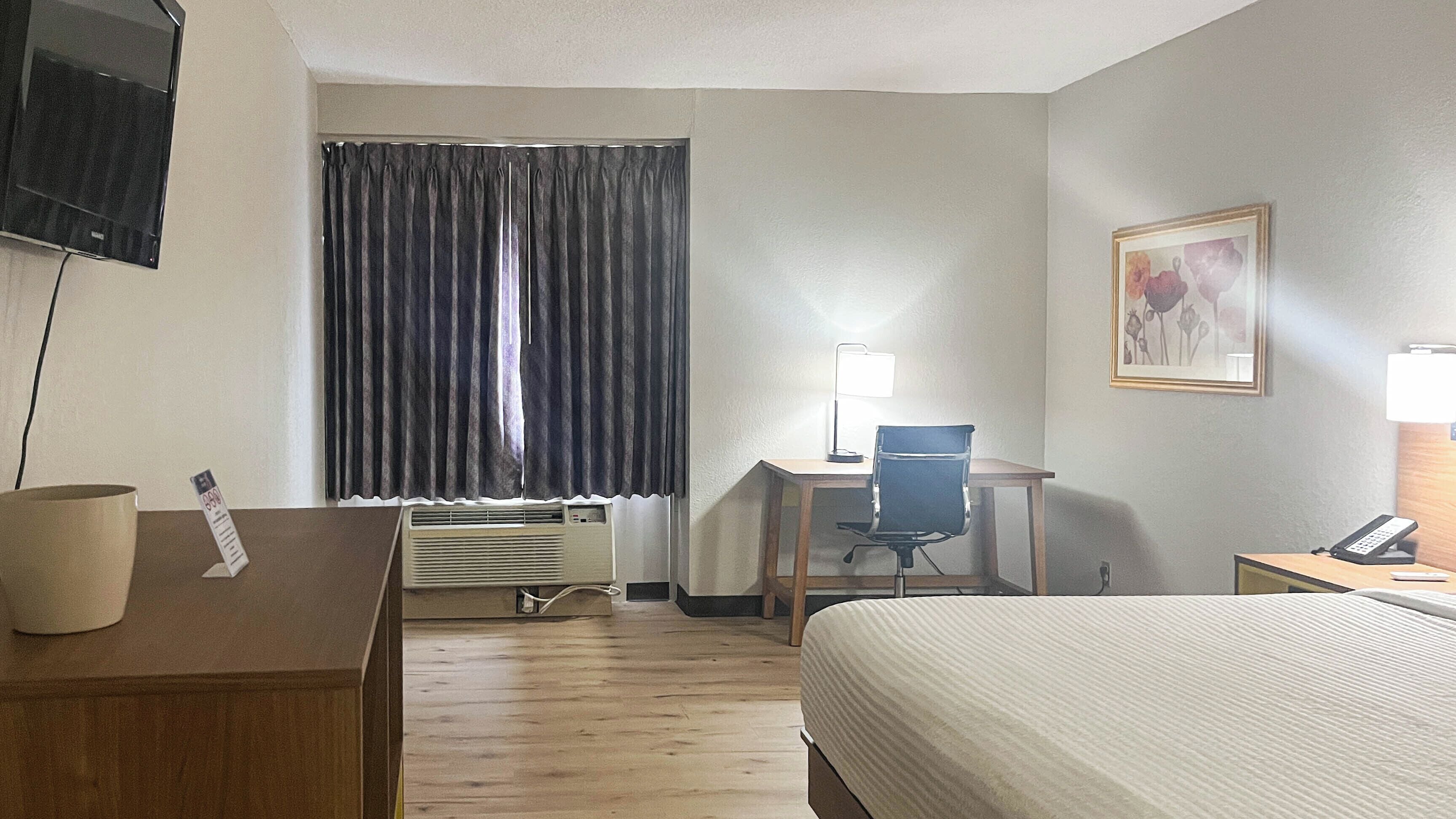 Quarto, 1 cama Queen e sofá-cama, para não fumantes (Microwave & Fridge)