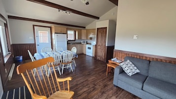 Chalet, vistas parciales al mar | Zona de estar