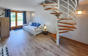 Interior - Holiday Home “Les Agapanthes” with Private Terrace, Garden, and Wi-Fi (Kerlouan)