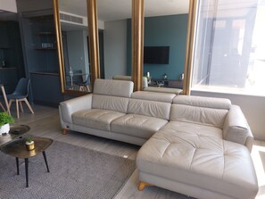 Living area - 2-bedroom apartment in peaceful uMhlanga with AC comfort (uMhlanga)