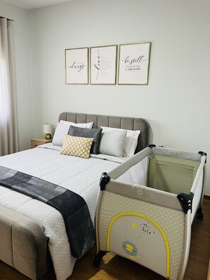 Room - Vrbo Property (Vila Chã)