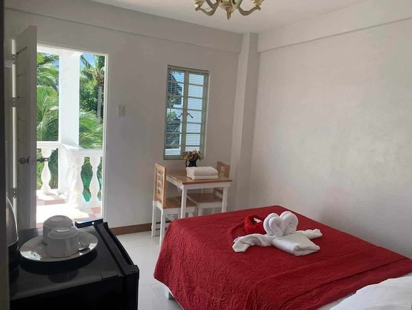 Basic Room, Balcony, Mountain View