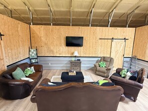Interior - PRIVATE RANCH with fishing, ATV riding area, gun range and more! (Clarendon)