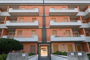 Exterior - P093 - Porto Recanati, new sea front apartment with a terrace (Porto Recanati)