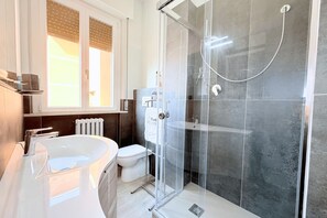 Bathroom - P093 - Porto Recanati, new sea front apartment with a terrace (Porto Recanati)