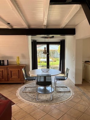 Dining - Vrbo Property (Hüde)