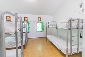 Room, Berbilang Katil, Private Bathroom | Wi-fi percuma 