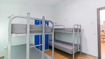 Room, Multiple Beds, Private Bathroom | Interior