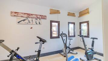 Værelse - flere senge | Fitnessfaciliteter