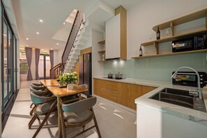 Private kitchen - N TO M Villa (ngu hanh son)