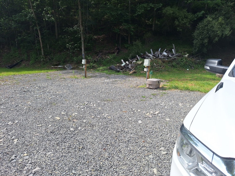 Tremendous Camp Site In Glenville Perfect For Outdoor .55 Acres Of Woods. W - ウェスト・バージニア州