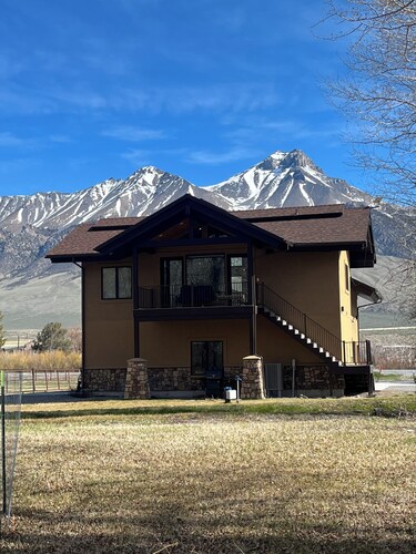 Ground floor level apartment for relaxing in beautiful Mackay Idaho