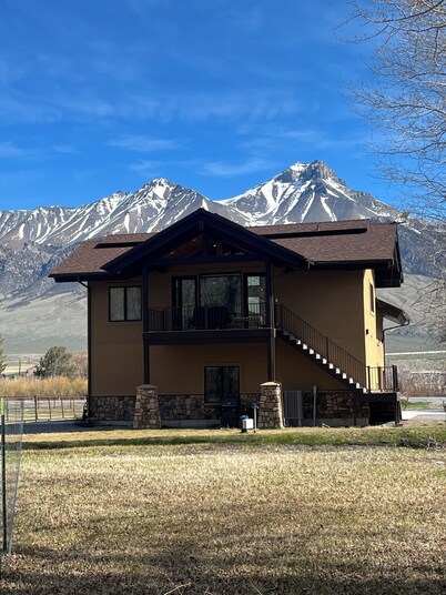 Ground floor level apartment for relaxing in beautiful Mackay Idaho