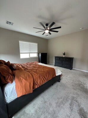 Room - Extended family vacation, spacious home 28 day minimum.
3BR-Office-2Full baths (Buckeye)