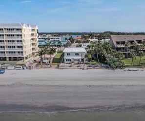 Exterior - Beachfront Bliss! Right on the Gulf of Mexico!
On the sandy white beach!!! (North Redington Beach)
