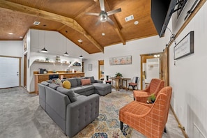 TV, fireplace, table tennis, books